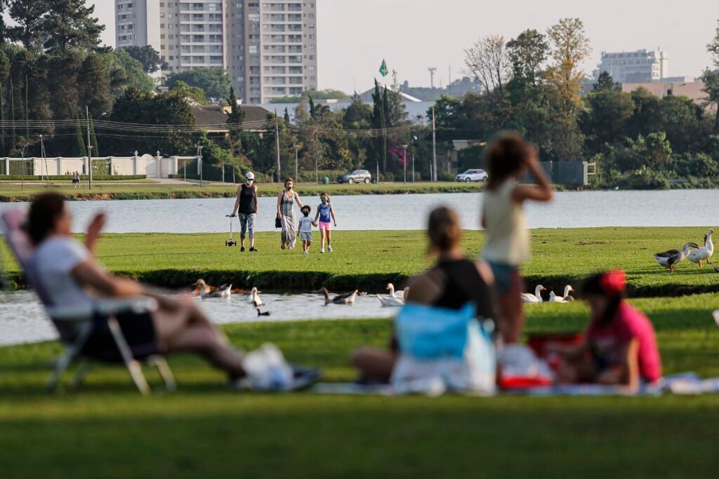 verao:-ultimo-fim-de-semana-da-primavera-tera-temperaturas-altas-e-pancadas-de-chuva