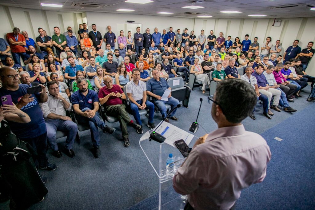 governo-do-estado-e-portos-do-parana-assinam-novo-plano-de-cargos-e-salarios