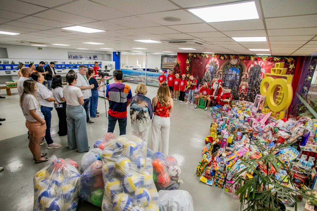 natal-solidario-da-portos-do-parana-entrega-brinquedos-arrecadados-pela-comunidade-portuaria