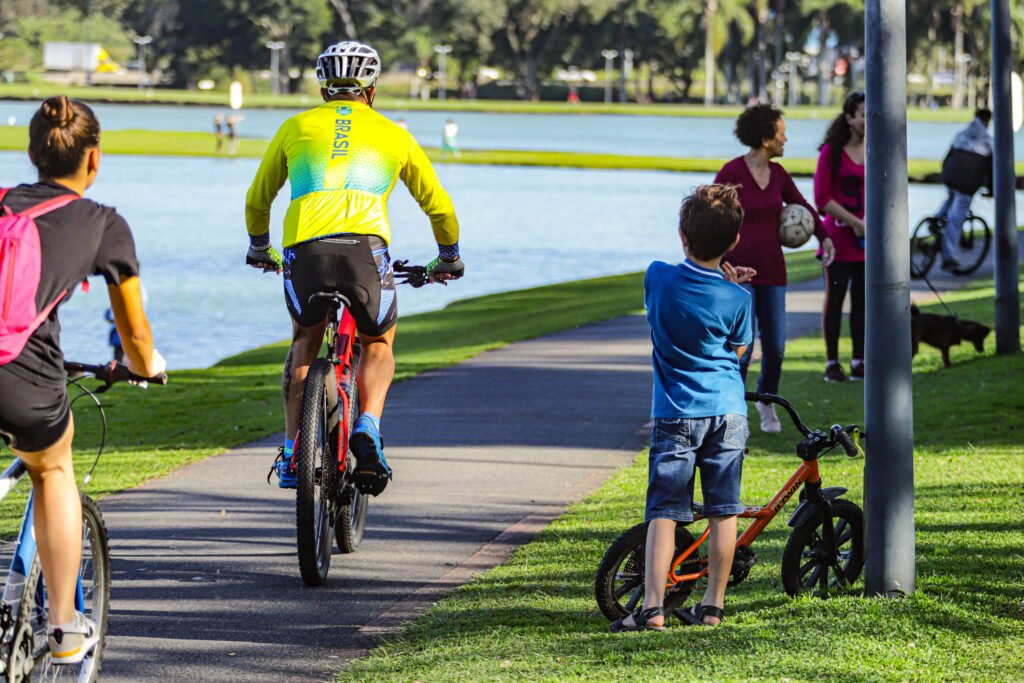 fim-de-semana-segue-com-calorao-e-pancadas-de-chuva-no-parana,-preve-simepar