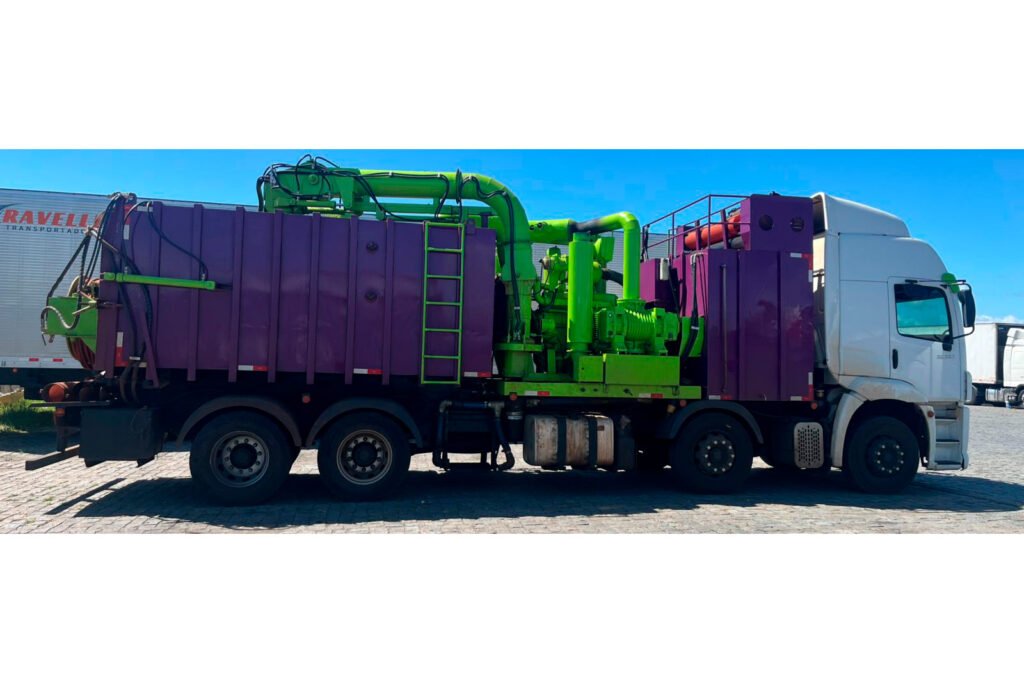 sanepar-investe-r$-1,4-milhao-na-limpeza-de-galerias-de-agua-de-chuva-para-proteger-as-praias