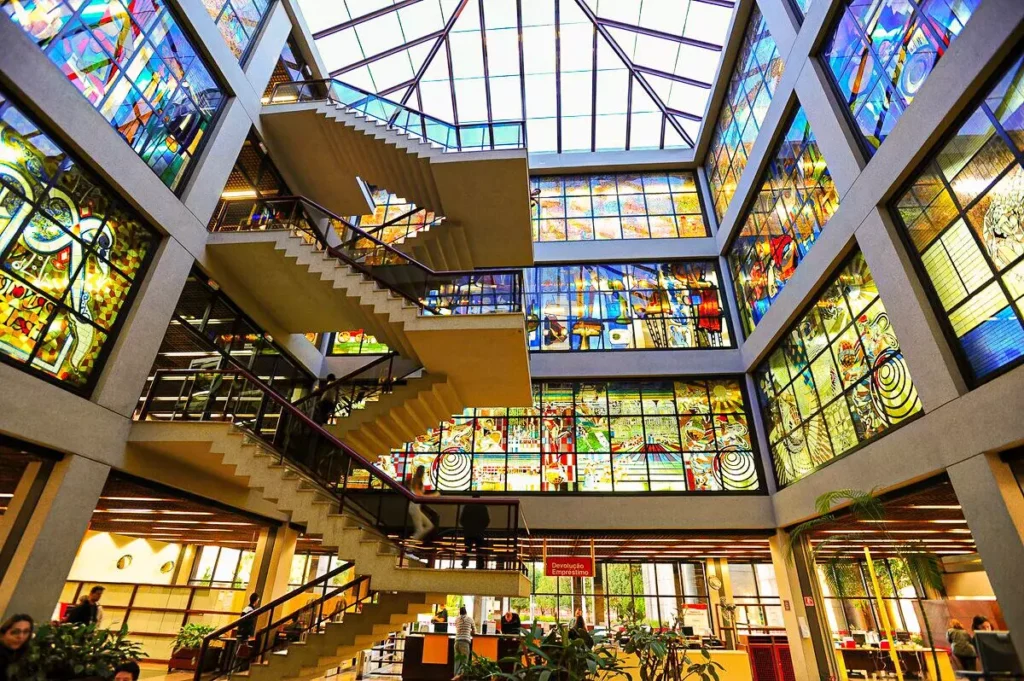 Biblioteca PUC Paraná Divulgação