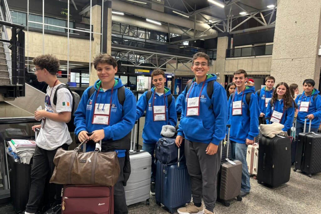 viagem-para-a-irlanda:-mais-30-alunos-embarcam-na-maior-edicao-do-ganhando-o-mundo