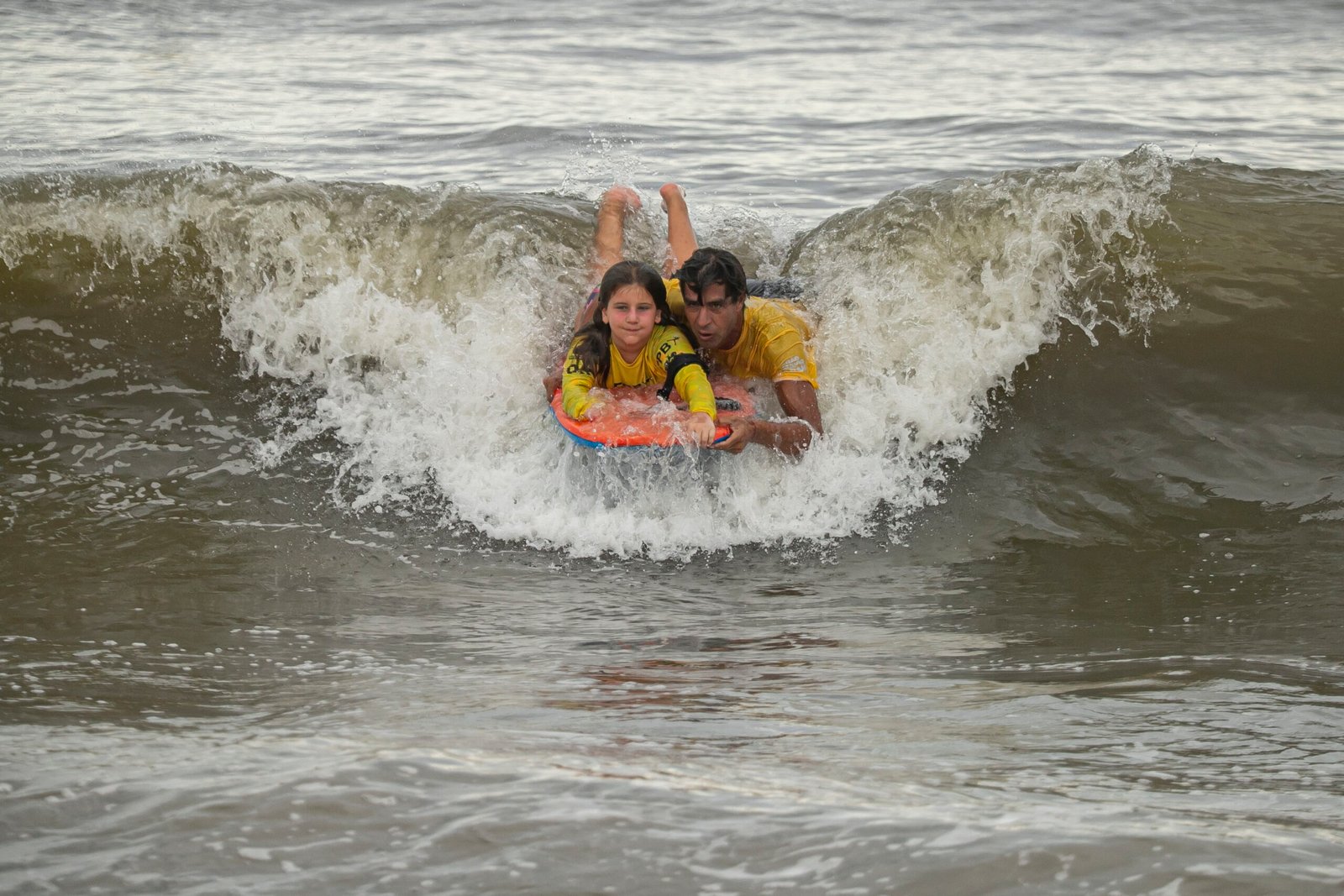 escolinha-de-bodyboarding-lota-no-primeiro-fim-de-semana-em-matinhos-e-guaratuba