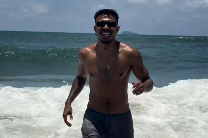 pagodeiros-do-atitude-67-e-kamisa-10-curtem-o-dia-no-litoral-do-parana-antes-do-show