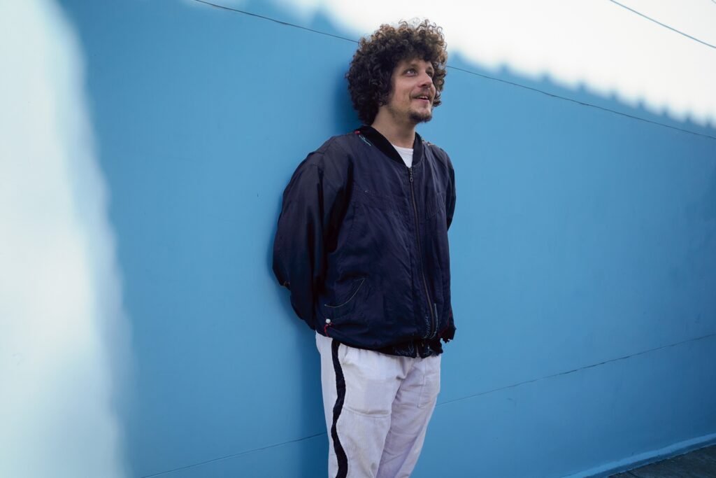 turne-do-novo-album-de-chico-chico-chega-ao-guairinha-no-fim-de-janeiro