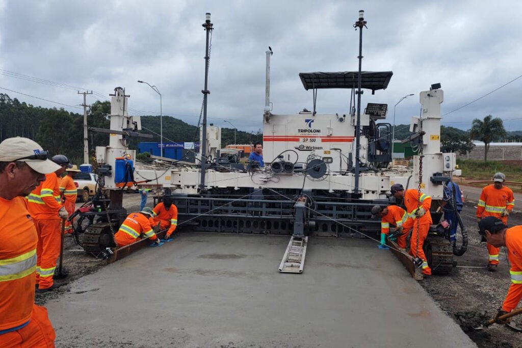 comeca-a-concretagem-da-obra-de-duplicacao-da-prc-466-entre-pitanga-e-turvo