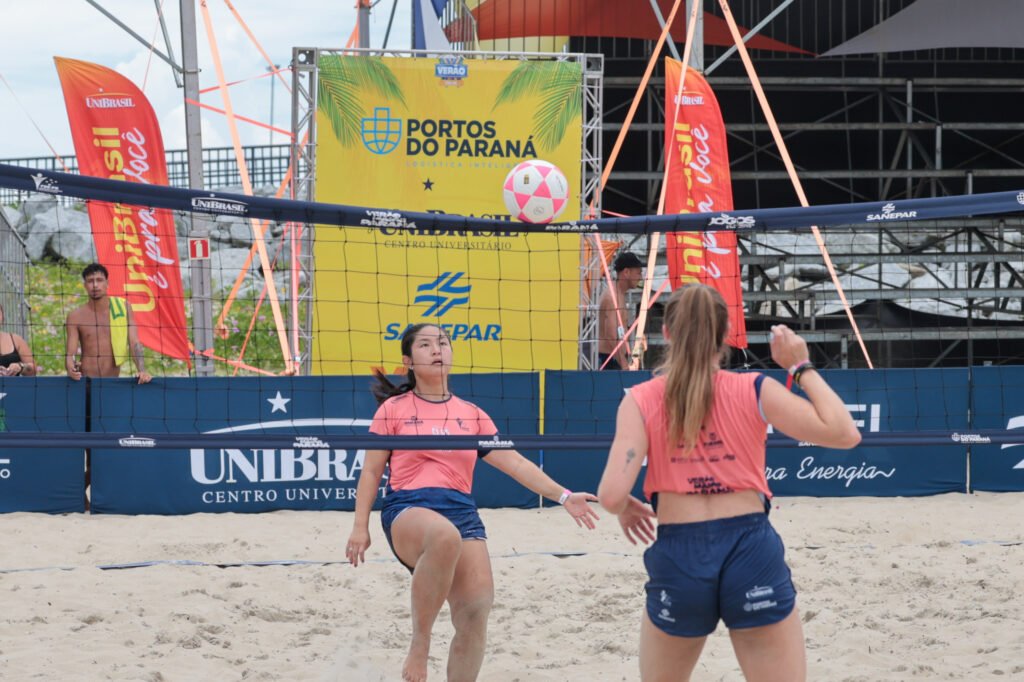 torneio-elas-por-elas-leva-protagonismo-feminino-ao-futevolei-nas-areias-de-caioba