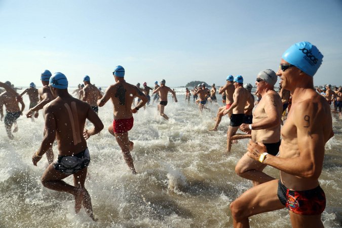 tradicional-travessia-de-guaratuba-vai-reunir-centenas-de-competidores-no-domingo