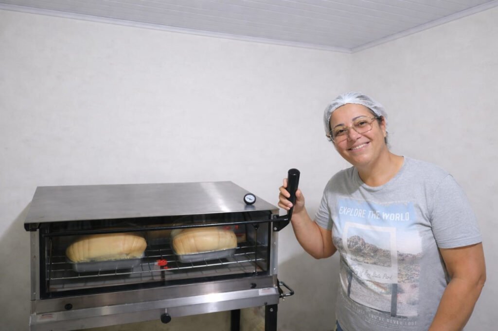 renda-agricultor-familiar:-projeto-do-estado-realiza-sonho-de-produtores-de-janiopolis
