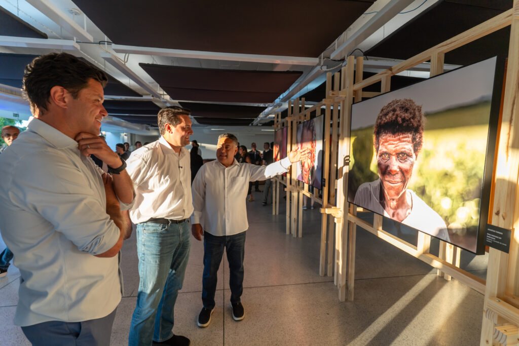 governador-participa-de-abertura-da-mostra-fotografica-“instante-do-olhar”,-no-mon