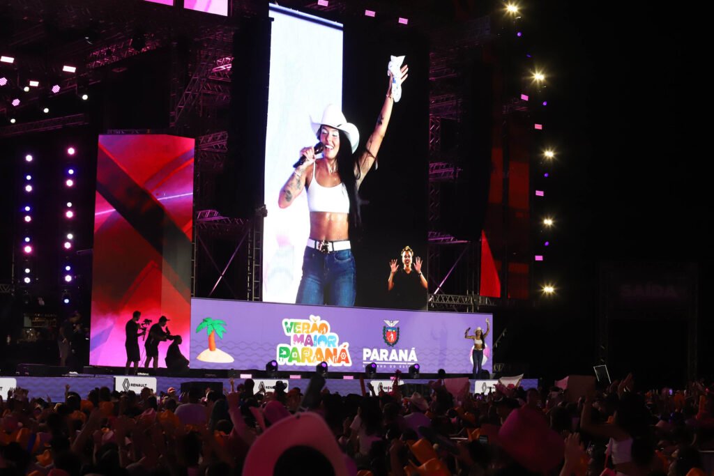 ana-castela-confirma-status-de-fenomeno-diante-de-228-mil-pessoas-no-verao-maior-parana