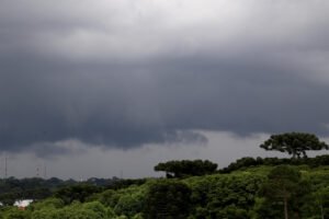 defesa-civil-estadual-envia-primeiro-alerta-por-cell-broadcast-para-curitiba