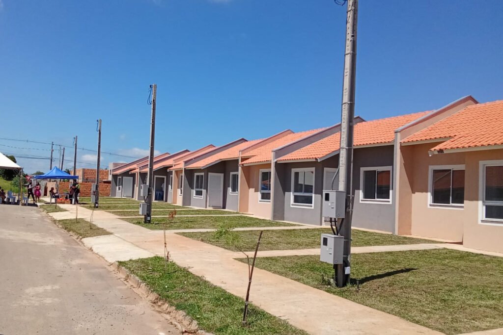 com-subsidio-do-estado,-33-familias-de-palmeira-recebem-as-chaves-de-seus-novos-lares