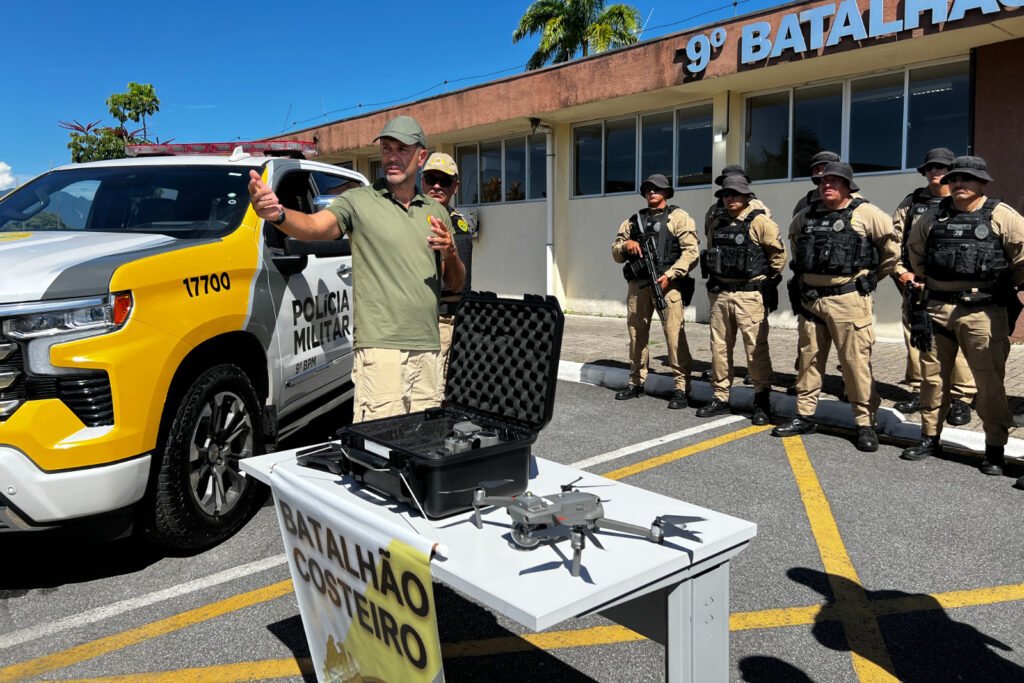 pmpr-entrega-drone-a-patrulha-costeira-e-equipamento-ja-sera-usado-no-carnaval
