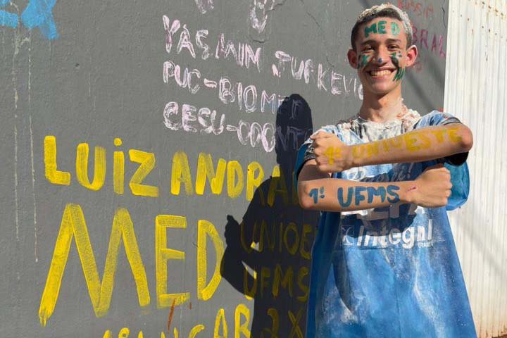 aluno-da-rede-publica-vai-do-ganhando-o-mundo-ao-1o-lugar-de-medicina-em-federal