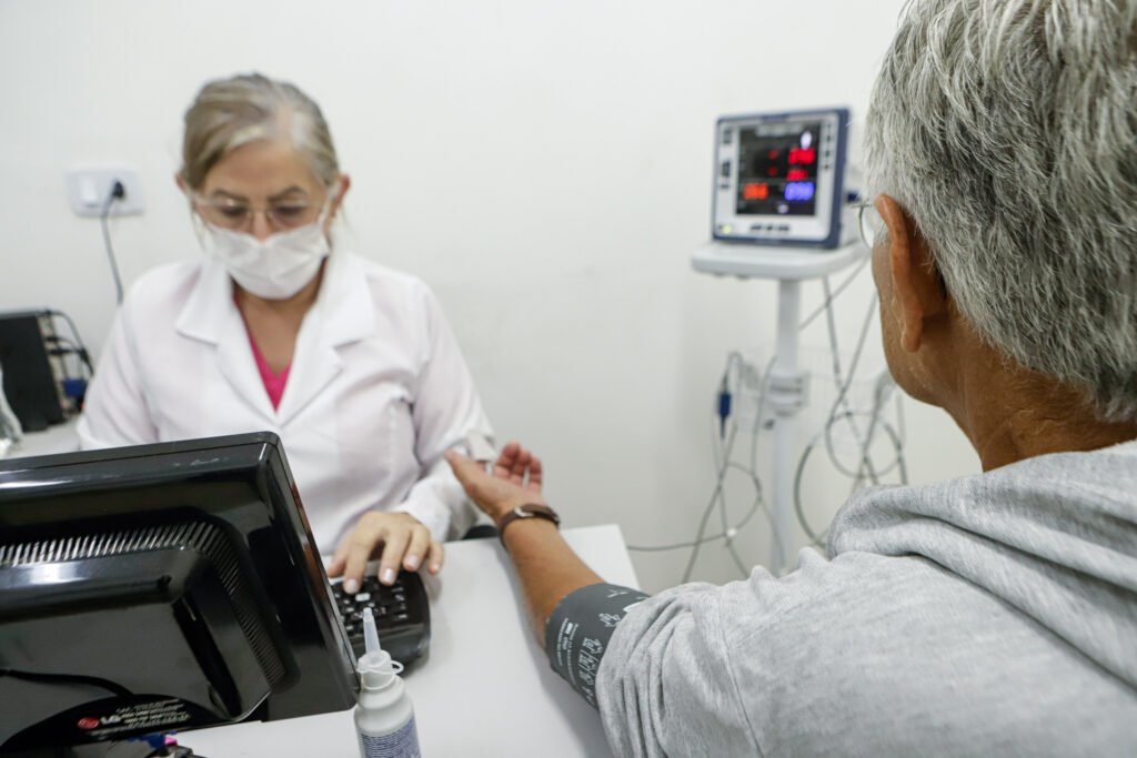 secretaria-da-saude-reforca-orientacoes-sobre-onde-buscar-ajuda-na-rede-publica-no-parana