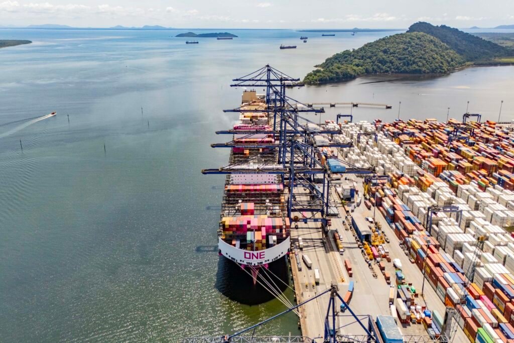 porto-de-paranagua-concentra-quase-metade-das-exportacoes-de-frango-do-brasil