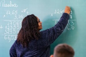 dia-internacional:-estado-investe-em-ferramentas-e-programas-para-reforcar-ensino-da-matematica