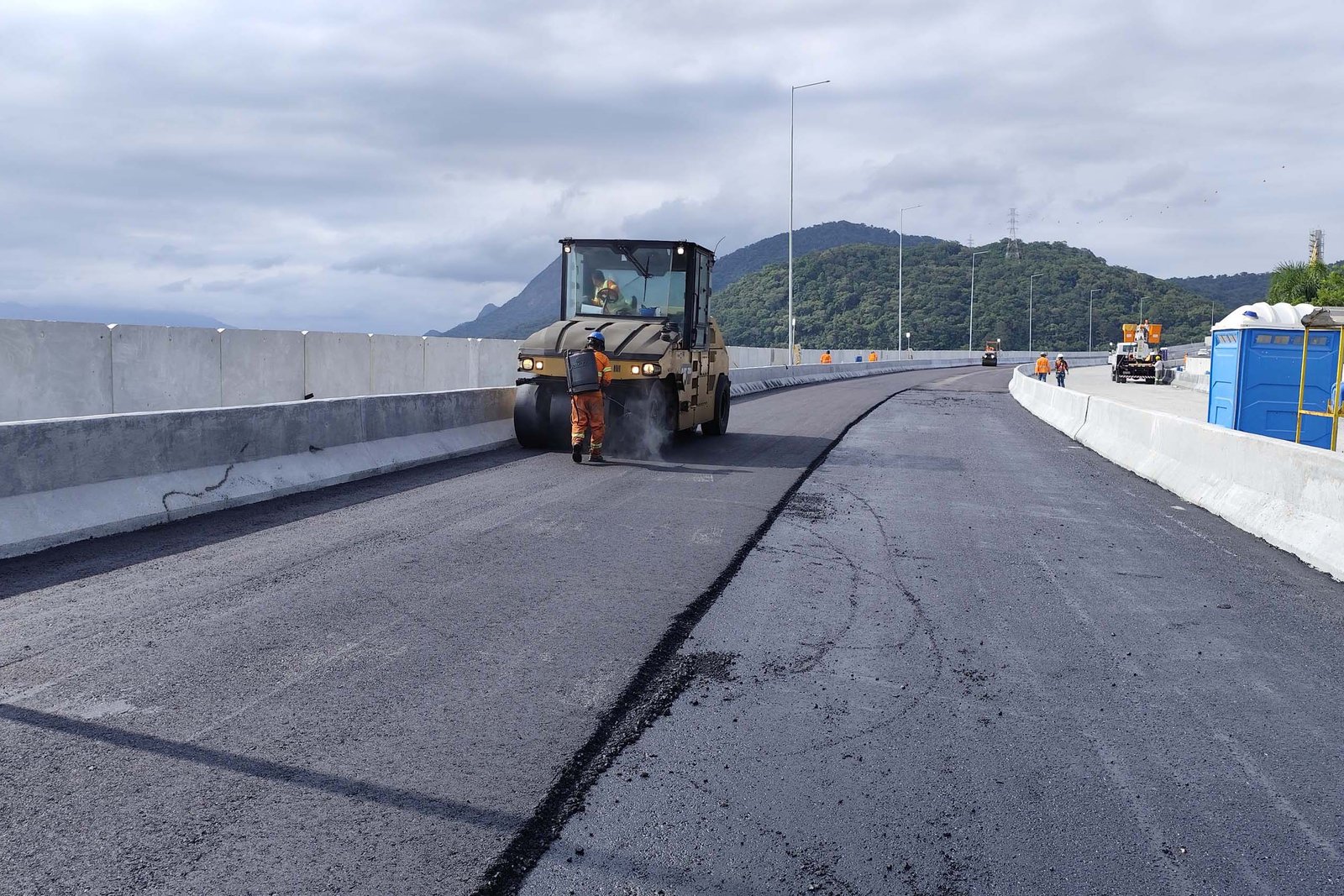 comecam-as-obras-de-pavimentacao-do-tabuleiro-da-ponte-de-guaratuba
