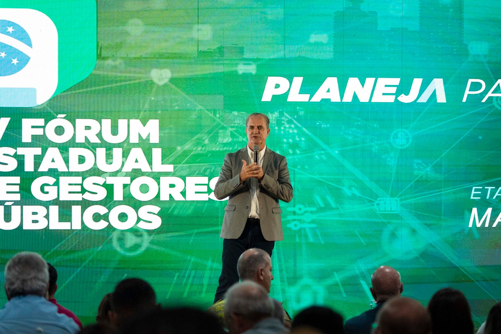 forum-de-gestores-publicos-reune-mais-de-230-prefeitos-e-liderancas-em-maringa