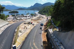 ponte-de-guaratuba-inicia-revestimento-em-concreto-asfaltico-dos-acessos