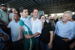 campo-mourao:-estado-entrega-kits-educacionais-para-escolas-e-cidade-ganhara-novo-colegio