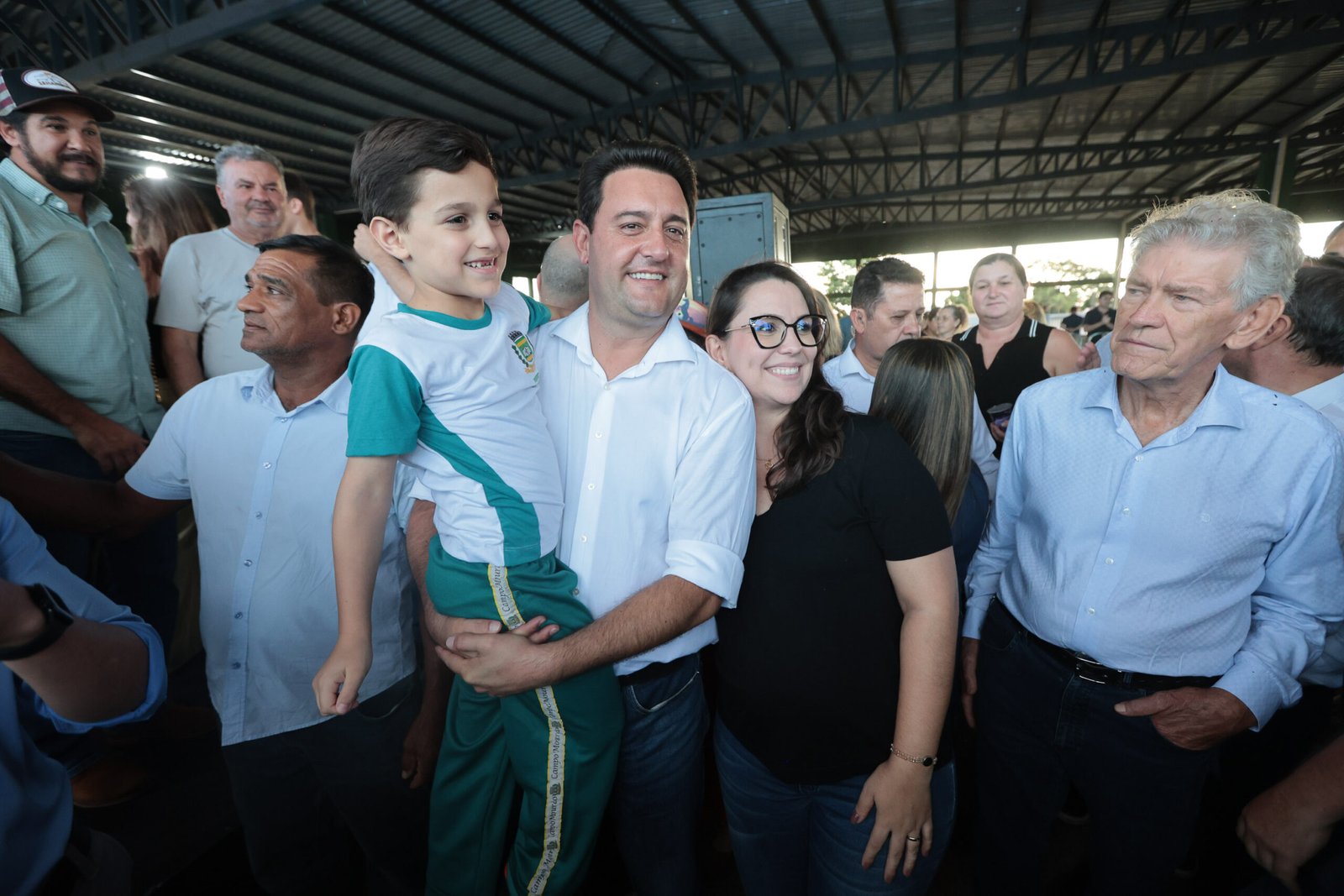 campo-mourao:-estado-entrega-kits-educacionais-para-escolas-e-cidade-ganhara-novo-colegio