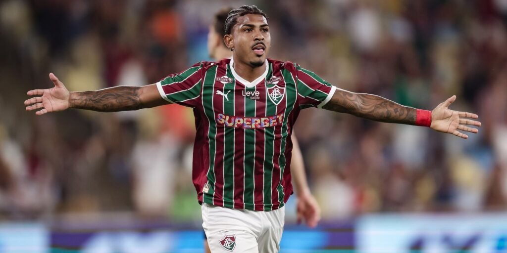 flu-bate-corinthians-no-maracana-e-assume-vice-lideranca-do-brasileiro