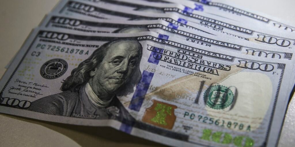 dolar-retoma-nivel-pre-guerra-e-bolsa-sobe-com-possivel-acordo-com-ira