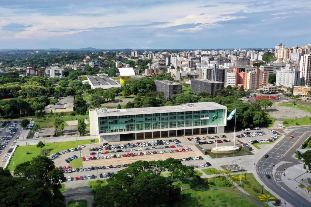 governador-assina-decreto-que-regulamenta-fundo-estrategico-do-parana