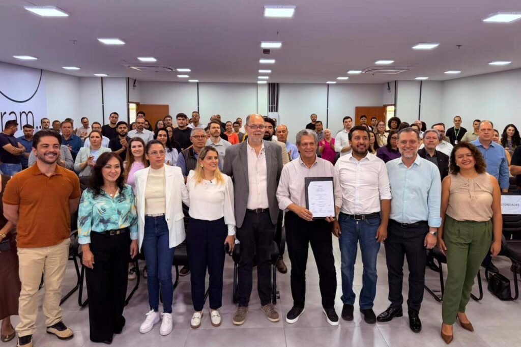 com-investimento-do-estado,-maringa-inaugura-coworking-publico-e-anuncia-hub-de-inovacao
