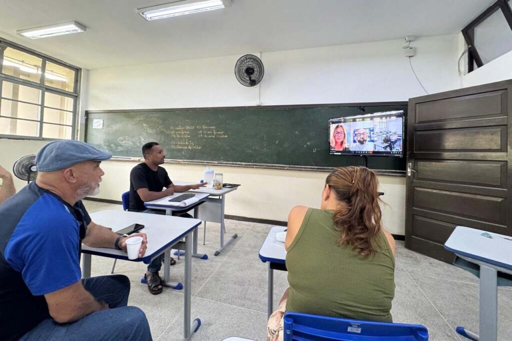 seed-prepara-realocacao-de-alunos-apos-incendio-no-instituto-de-educacao-de-paranagua