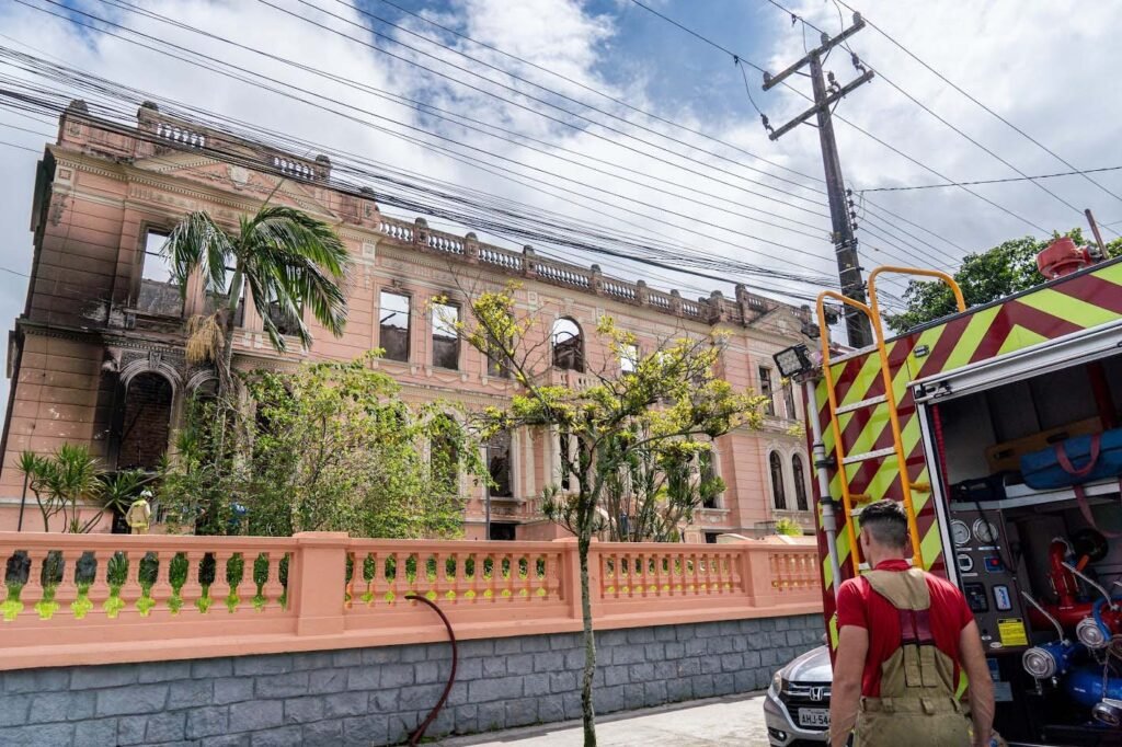 alunos-do-instituto-de-educacao-de-paranagua-terao-aulas-remotas-a-partir-de-quarta-feira