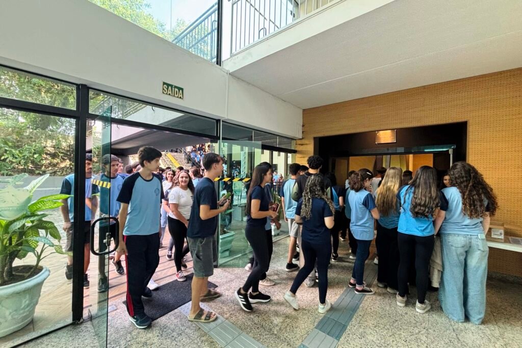 alunos-do-instituto-de-educacao-de-paranagua-retornam-as-aulas-presenciais