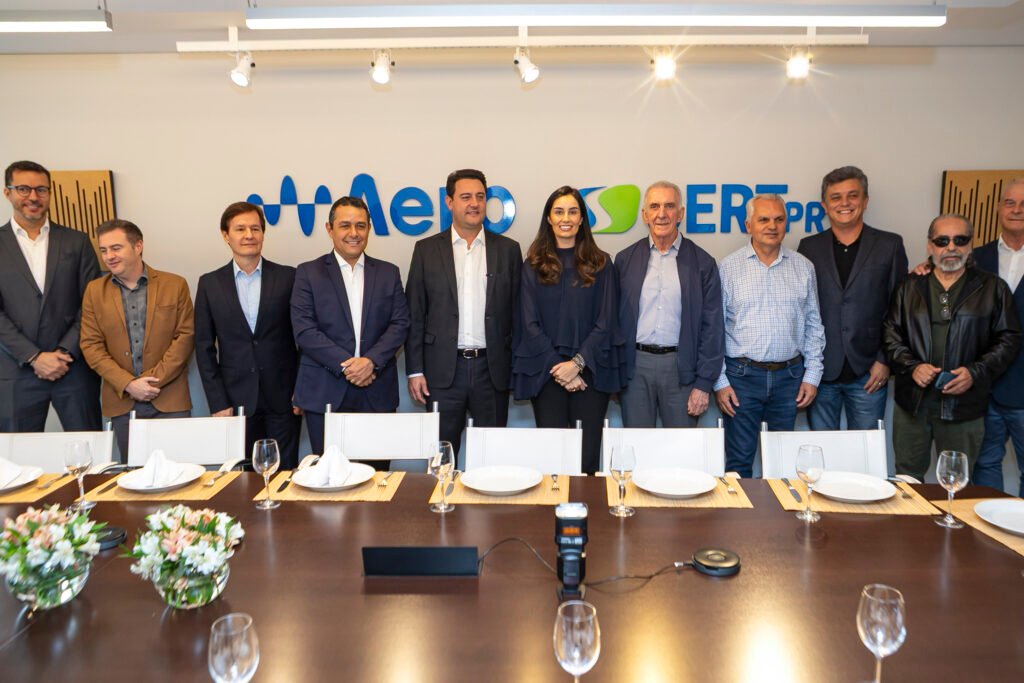 governador-apresenta-avancos-do-parana-e-destaca-papel-da-imprensa-a-radiodifusores