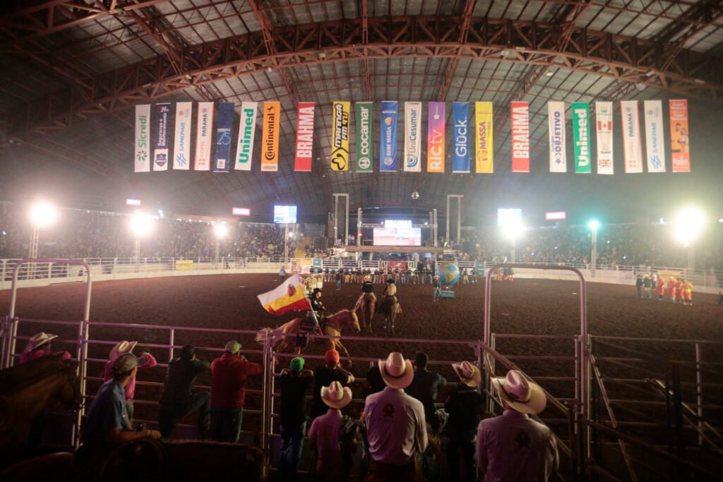 maio-impulsiona-turismo-no-parana-com-festas-do-trabalhador,-eventos-e-experiencias-culturais