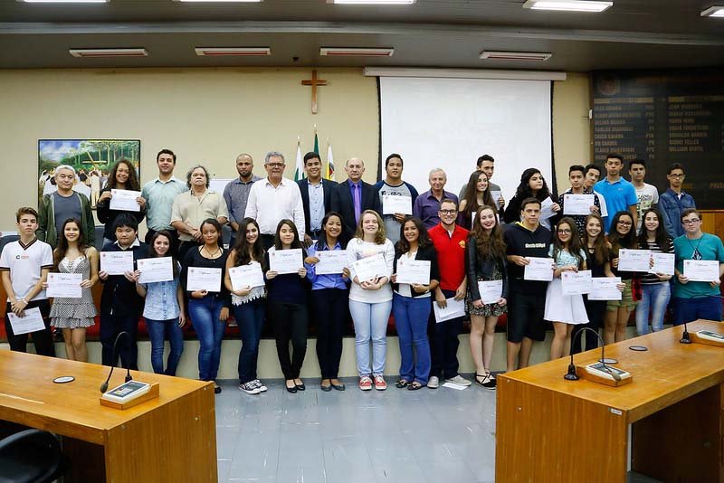 alunos-de-88-colegios-da-rede-estadual participam-do-parlamento-jovem