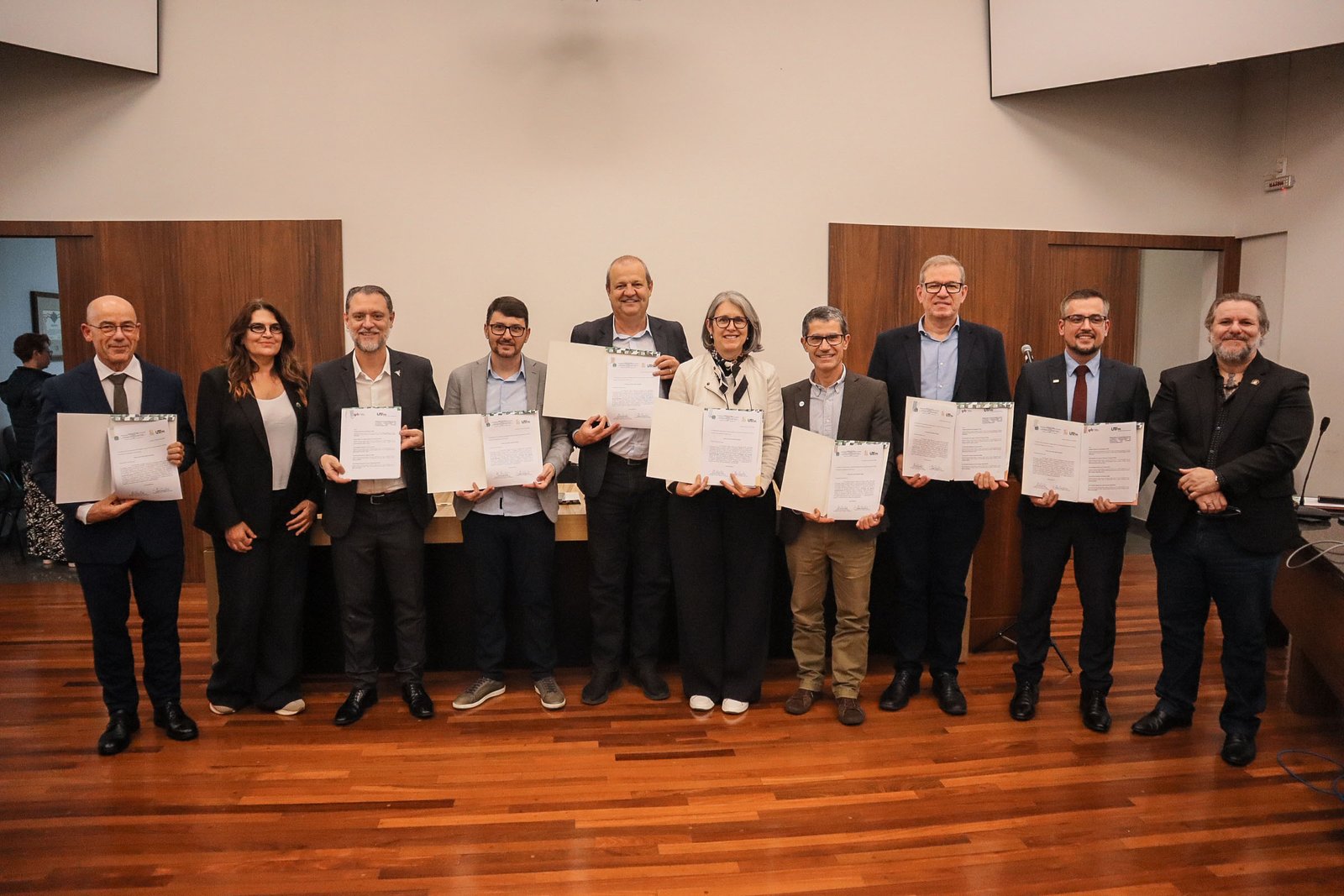 parana-e-instituto-portugues-assinam-acordo-para-doutorado-em-tecnologia-agroalimentar