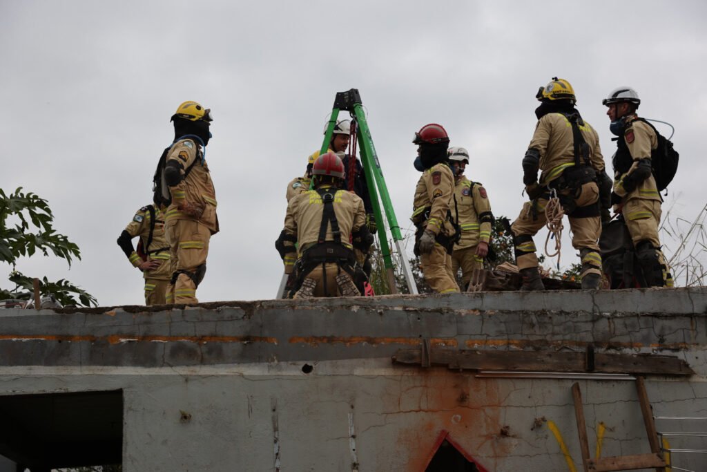 bombeiros-do-parana-participam-de-simulado-com-corporacoes-de-sc-e-rs-para-resposta-a-desastres