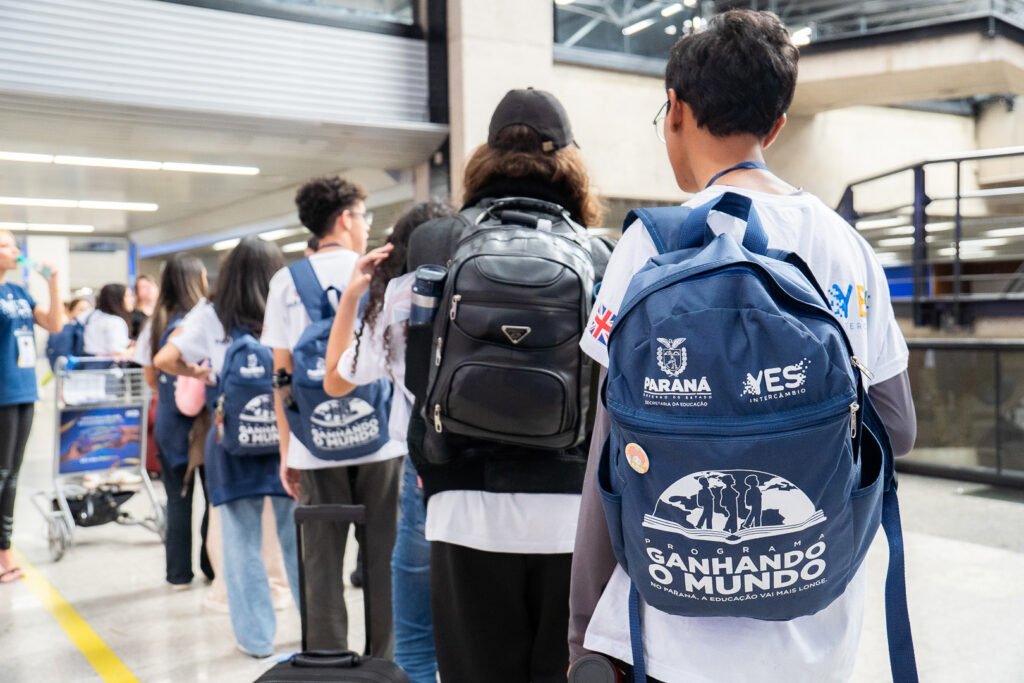 ganhando-o-mundo-tera-embarque-de-quase-de-1,3-mil-alunos-para-cinco-paises-no-2o-semestre
