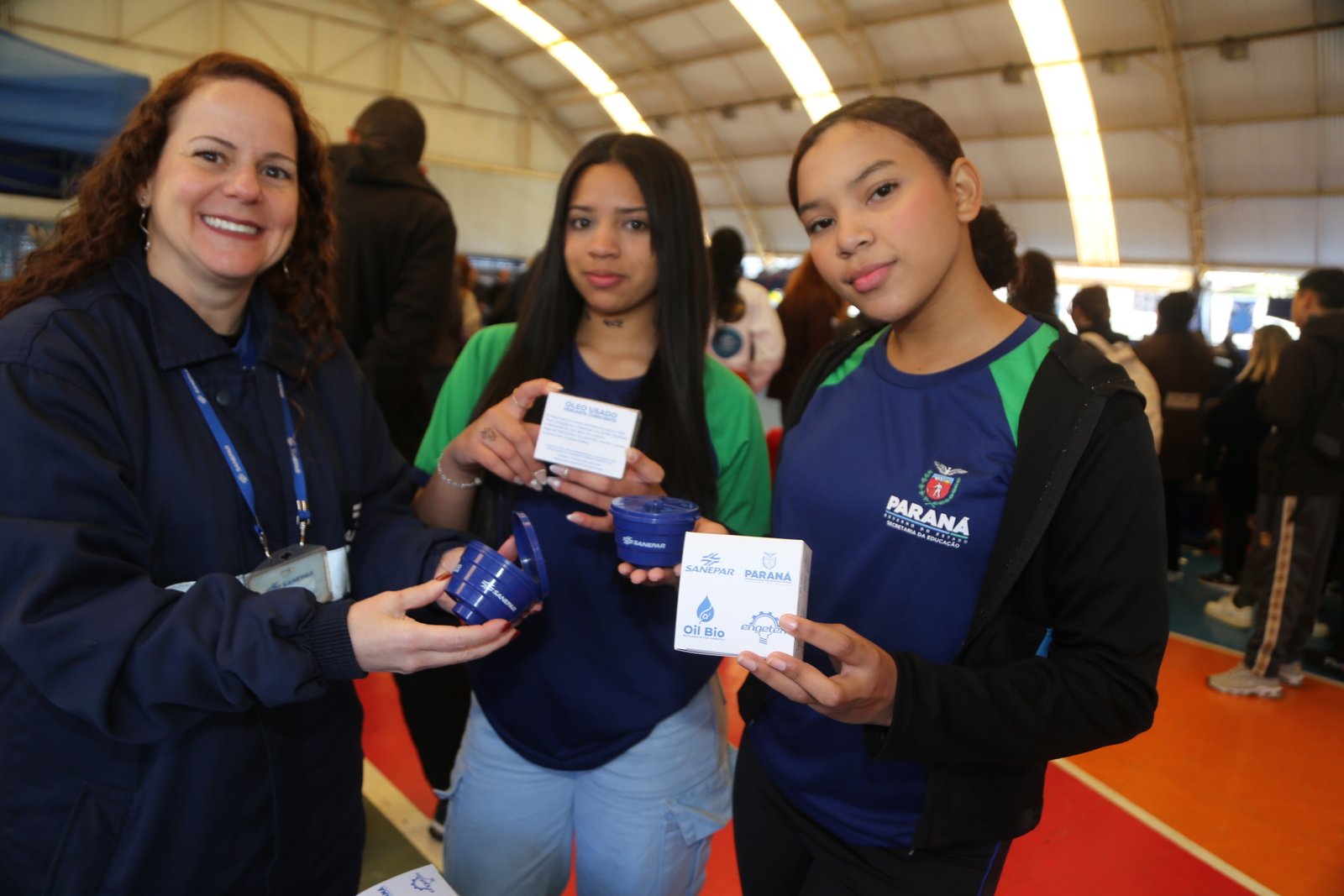 sanepar-distribui-mil-coletores-de-oleo-usado-em-evento-educativo-em-piraquara