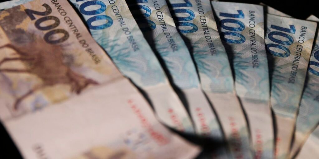 caixa-paga-bolsa-familia-a-beneficiarios-com-nis-de-final-7