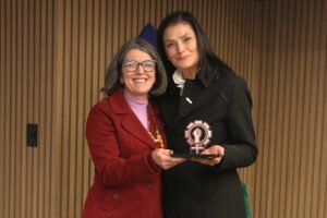 gerente-de-recursos-hidricos-da-sanepar-vence-premio-mulher-inspiracao-2026-do-senge-pr