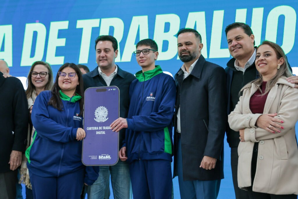 mais-de-300-mil-estudantes-da-rede-estadual-se-cadastram-na-carteira-de-trabalho-digital