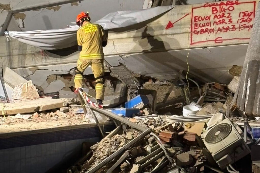 bombeiros-do-parana-mantem-busca-por-sobreviventes-na-forca-tarefa-na-venezuela
