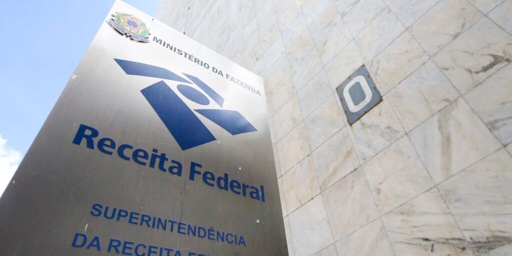 receita-classifica-mais-17-empresas-como-devedoras-contumazes