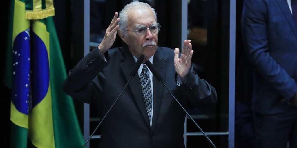 jose-sarney-e-internado-em-uti-apos-procedimento-abdominal