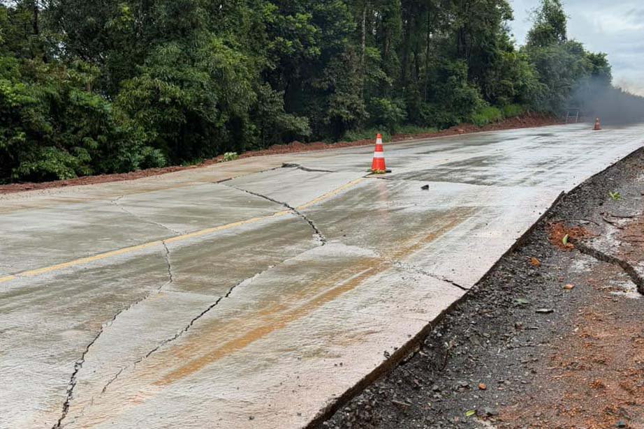 der/pr-alerta-para-interdicao-e-sistema-pare-e-siga-na-pr-460-apos-chuvas