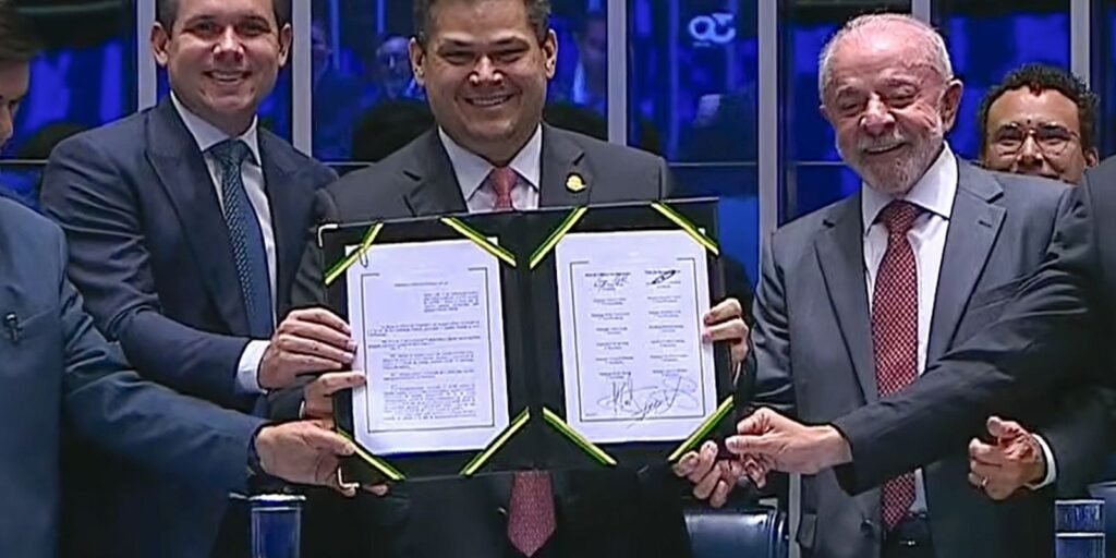 congresso-promulga-emenda-do-fim-da-6×1;-escala-5×2-comeca-em-60-dias